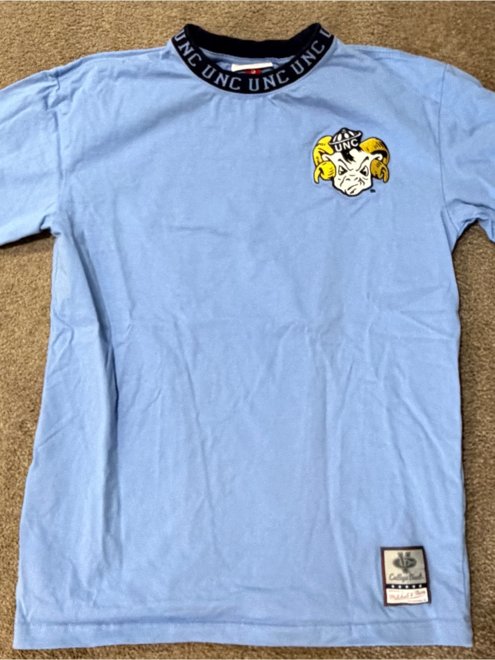 UNC Chapel Hill Men’s Tee (Size Small)
